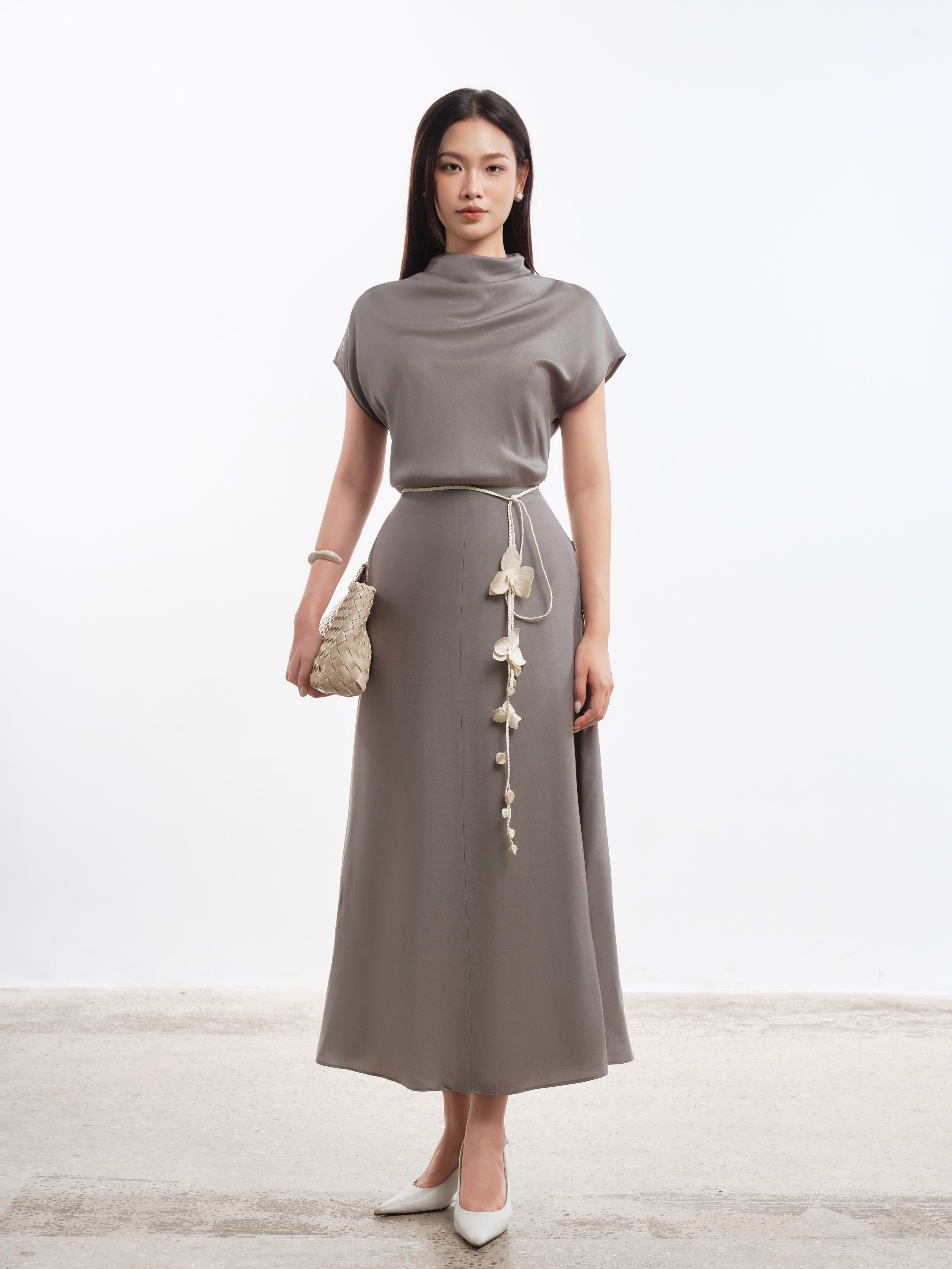 Váy cổ đổ tay cộc